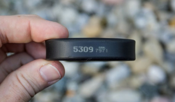 Фитнес-браслет Garmin vivosmart - сколько шагов осталось до цели Фитнес-браслет Garmin vivosmart - сколько шагов осталось до цели