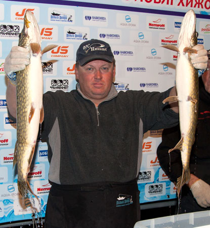Призерам были вручены эхолоты Lowrance