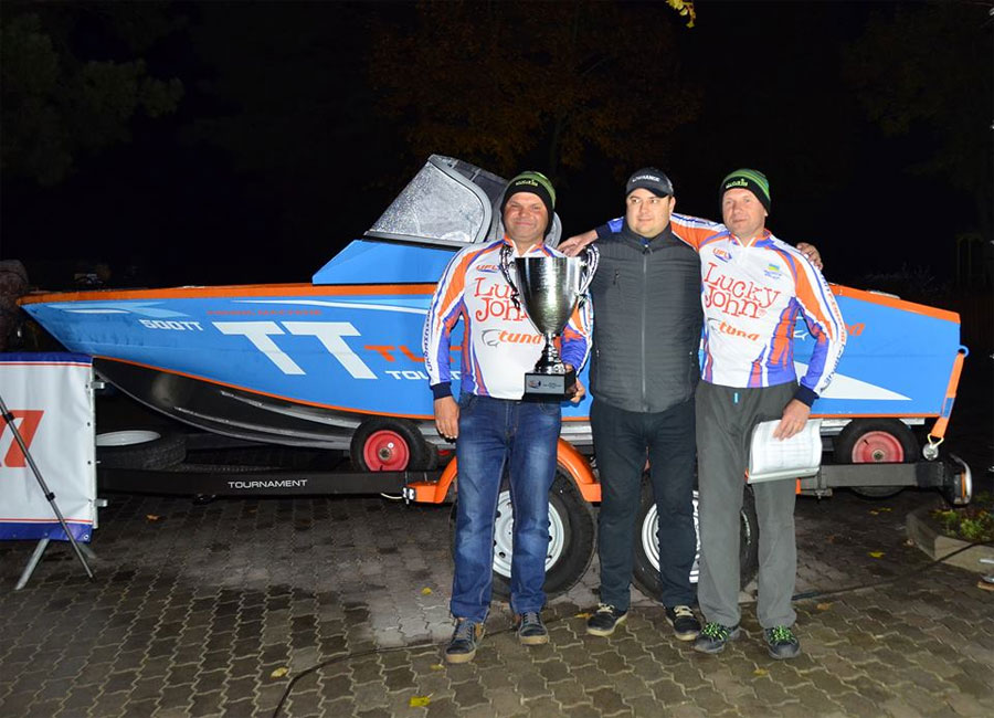 Головний приз сезону - човен TUNA 500 TT дістався команді Tuna - Lucky John (Андрій Мельник, Дмитро Корзенков)