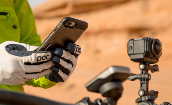 Нова відеокамера Garmin VIRB 360 Використовуйте додаток VIRB Mobile для підключення камери к Apple або Android