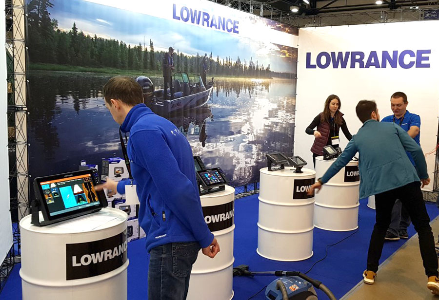 Стенд Lowrance