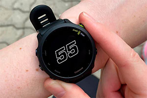 Нові, прості у використанні годинники для бігу Garmin Forerunner 55