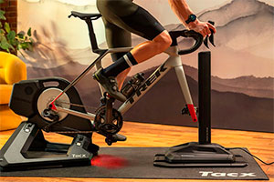 Garmin анонсувала велотренажер Tacx Alpine